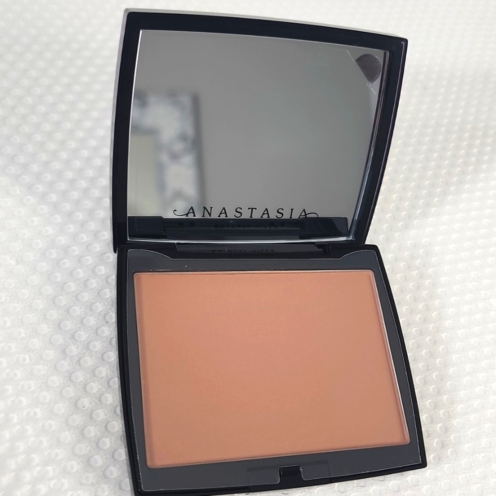 Anastasia makeup bronzer
